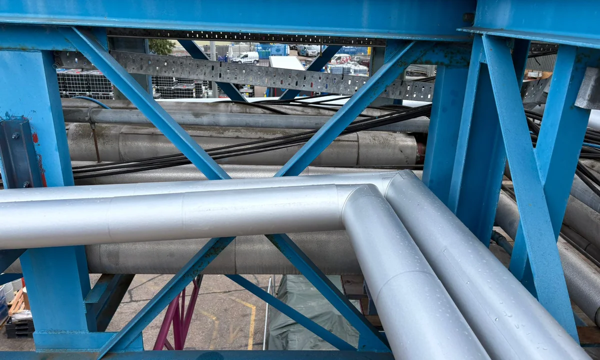 Polynt process-site service insulation supporting safe operation