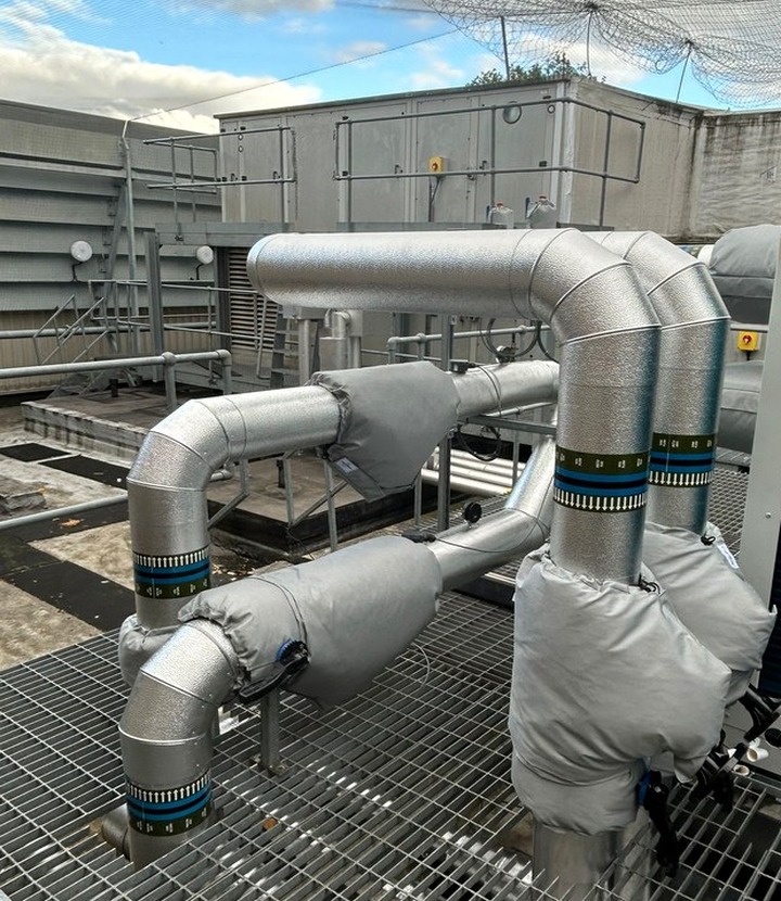 Detailed external services insulation around exposed support points