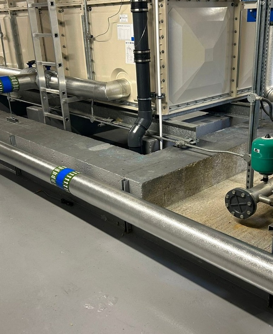 Wipe-clean insulation finish on plant and pipework